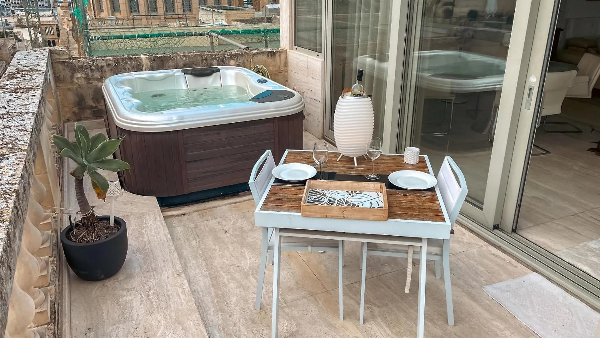 Penthouse With Jacuzzi & Panoramic Views - Heart Of Valletta Malta