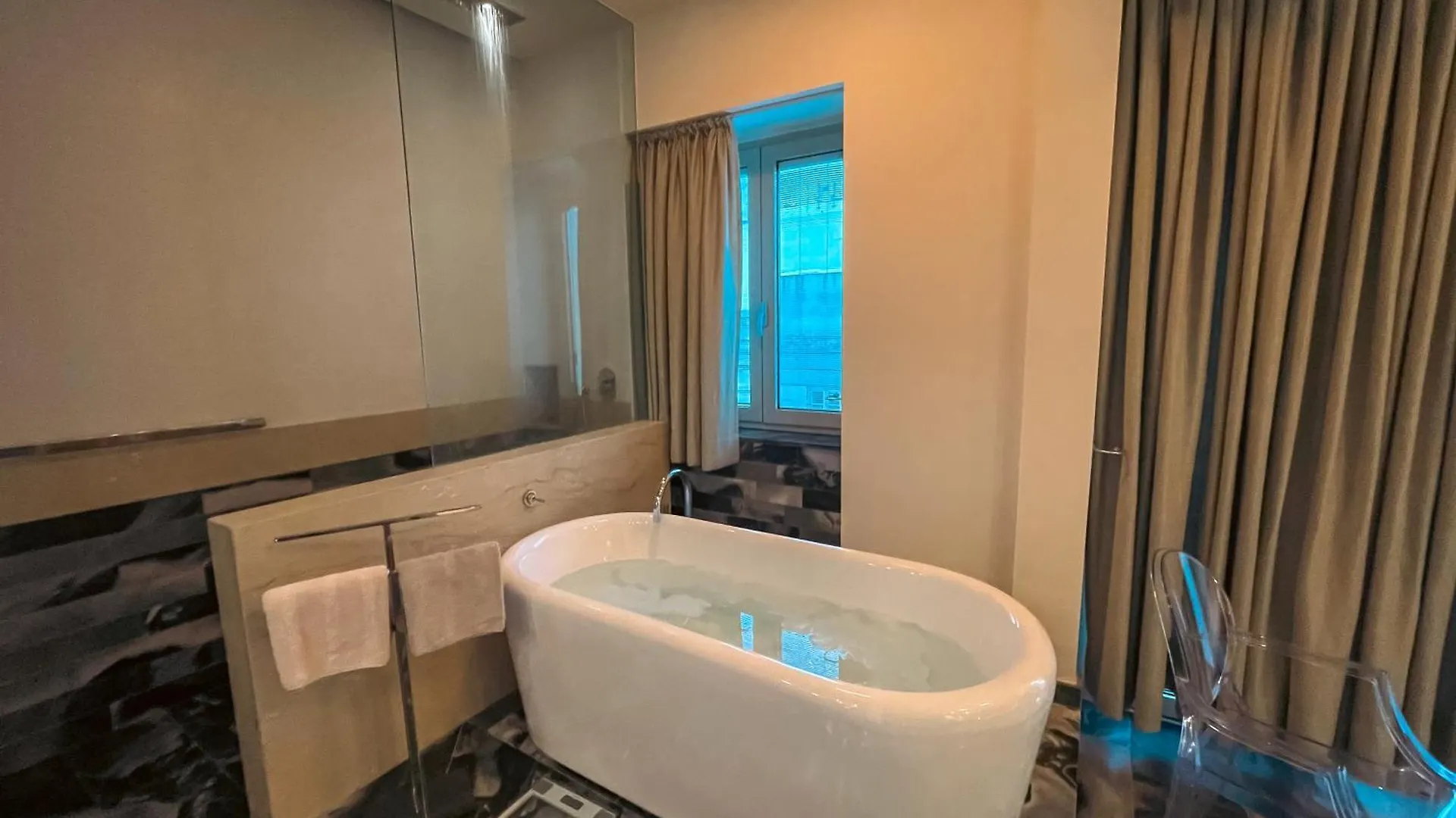 Apartment Penthouse With Jacuzzi & Panoramic Views - Heart Of Valletta Malta
