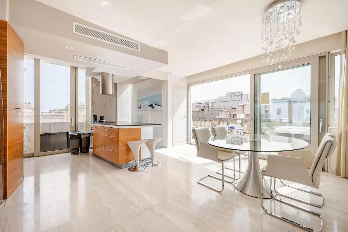 Penthouse With Jacuzzi & Panoramic Views - Heart Of Valletta Apartment